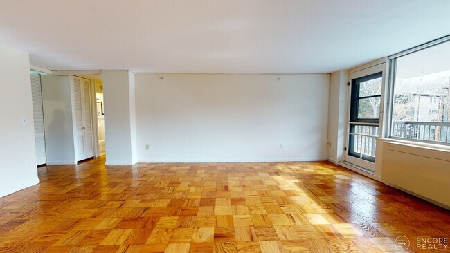 101 Monmouth St Unit 915