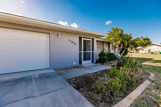 Photo - 11065 Waterford Ave