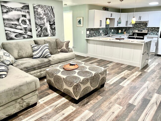 Photo - 600 N Kensington Dr