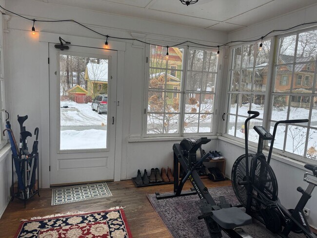 Photo - 3 bedroom, 2.5 bath home walking distance to Dartmouth College