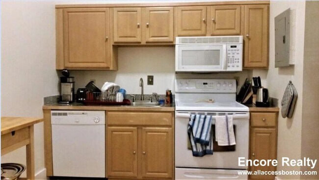 Building Photo - 15 Aberdeen St Unit 2 Rental