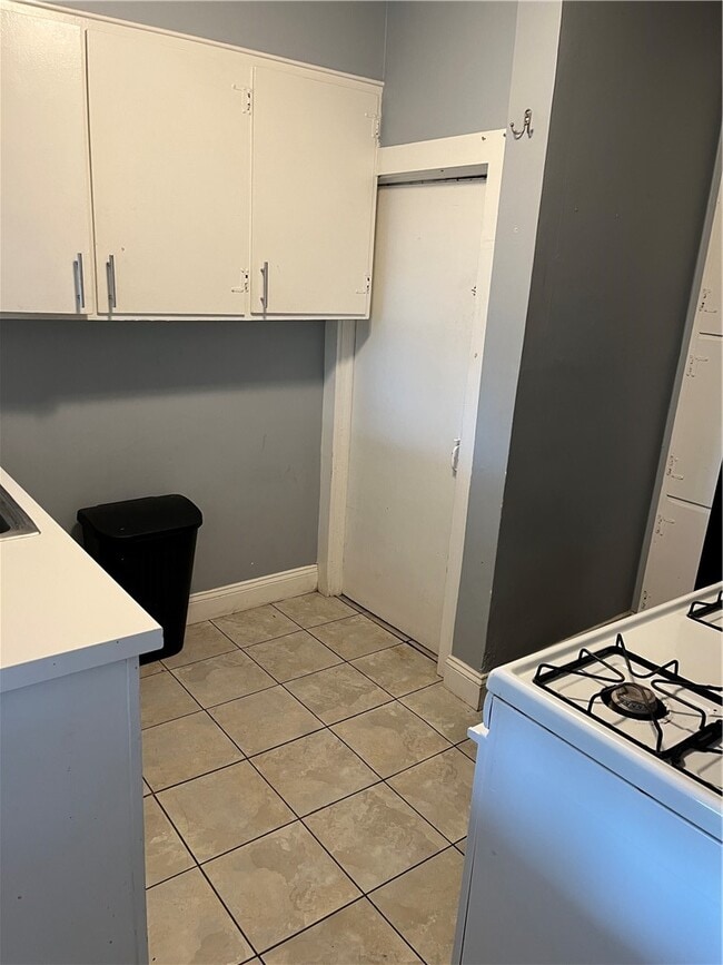 Photo - 627 W Water St