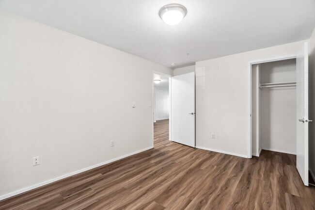 Apartamento de lujo de 2 habitaciones y 1 baño - 920 pies cuadrados - Kensington Gate Apartments