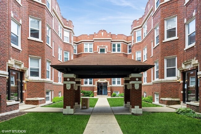 Building Photo - 6423 N Greenview Ave Unit 1W
