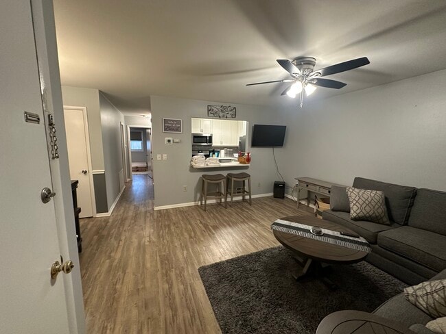 Building Photo - 3403 Bridge Ave Unit 3403 Apartment ##2