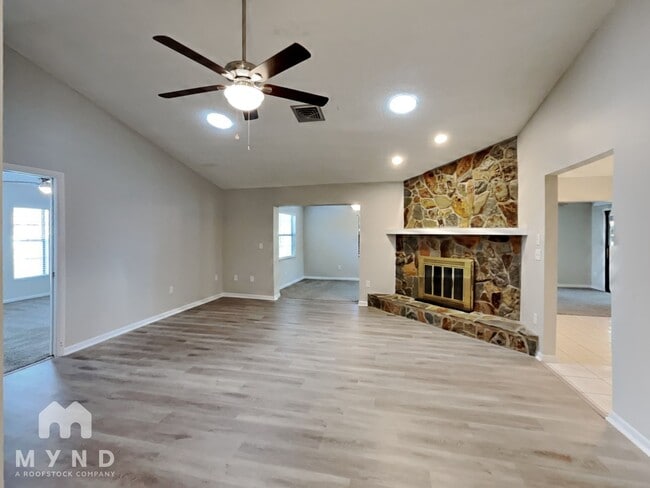 Photo - 11136 Mercedes St