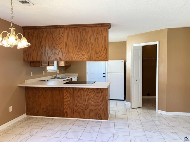 Photo - 134 Kensington Cir