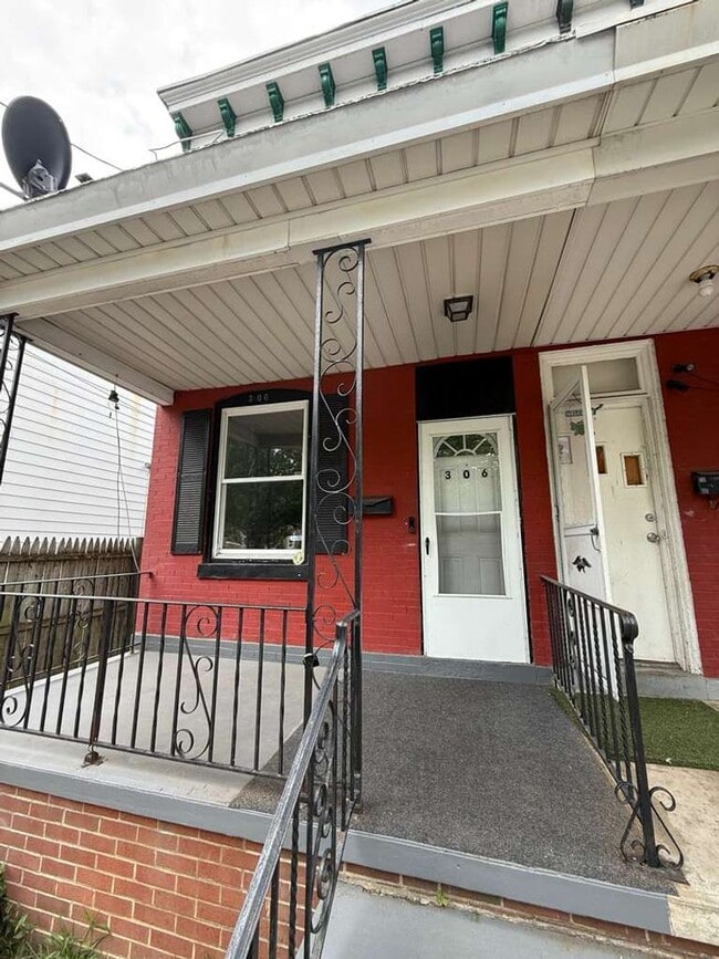 Photo - 306 Dayton St