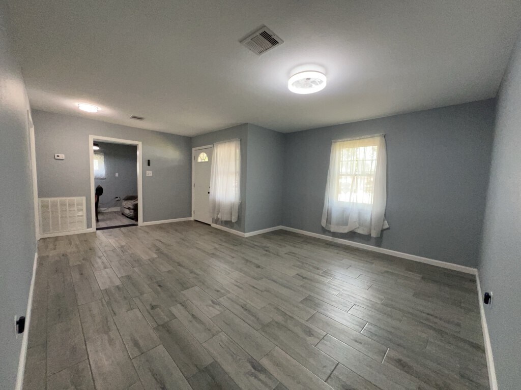 Photo - 3106 Madeley St