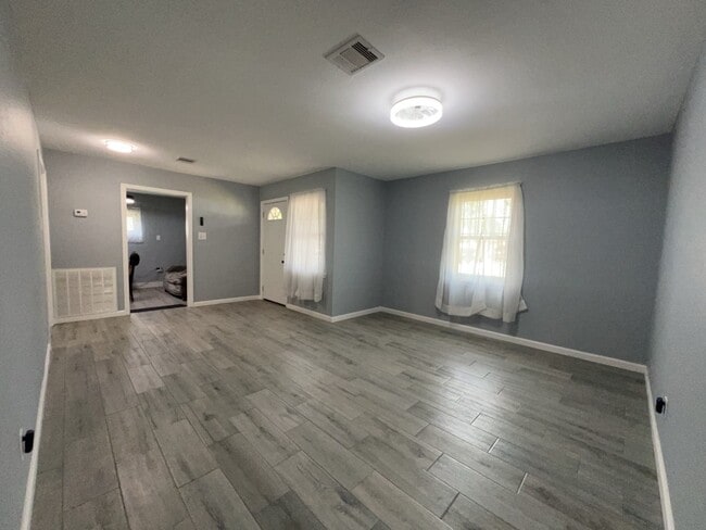Photo - 3106 Madeley St