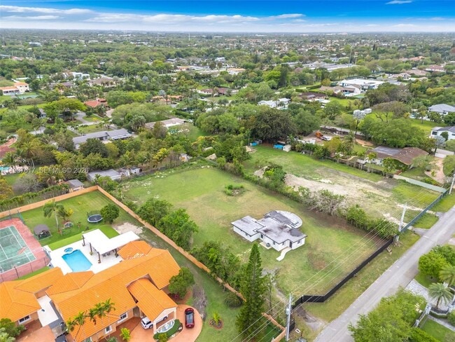 Photo - 9840 SW 60th St