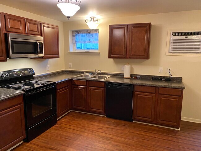 Photo - 129 State St Unit Apt 2