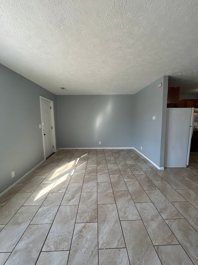 Photo - Private Entry, Cozy Comfort – 1 Bedroom, 1 Bathroom Home-Style Apartment