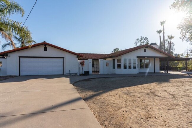 Photo - 3695 Alta Loma Dr Casa