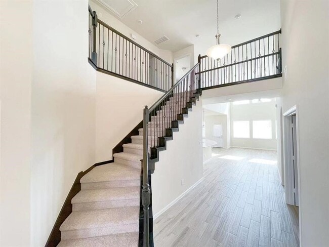 Photo - 4403 Silvergrass Ln