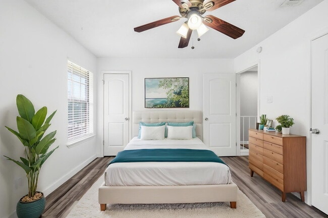 Building Photo - 8400 Jamestown Dr Unit Apt 534