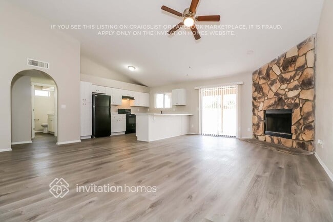 Photo - 8010 W Sierra Vista Dr