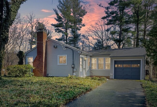 Building Photo - 95 Riverside Dr