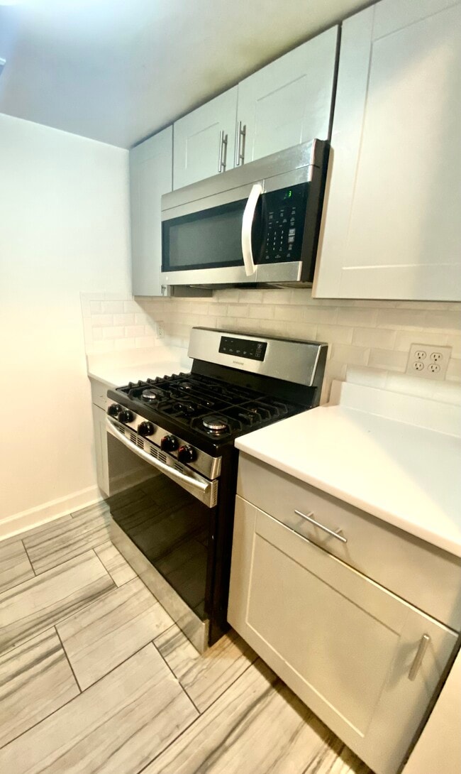 114 203 - Stamford Commons