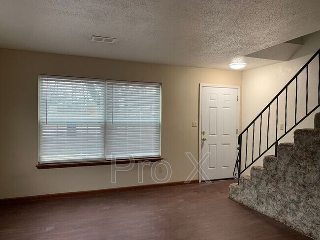 Photo - 1011 S Jefferson Unidad 1011 S Jefferson 4