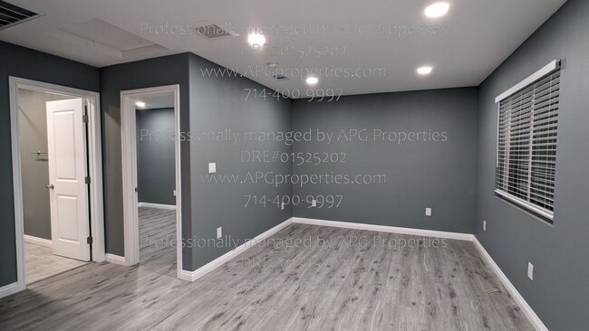 Photo - 7432 Franklin St