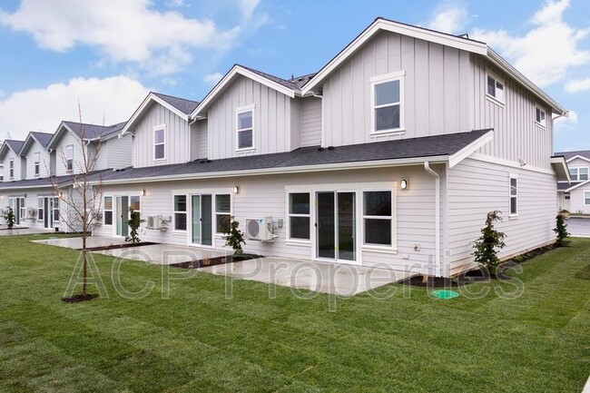 Photo - 2288 Brome St