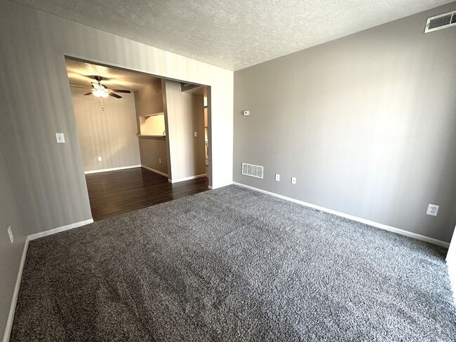 Photo - Fox Hill Apartments