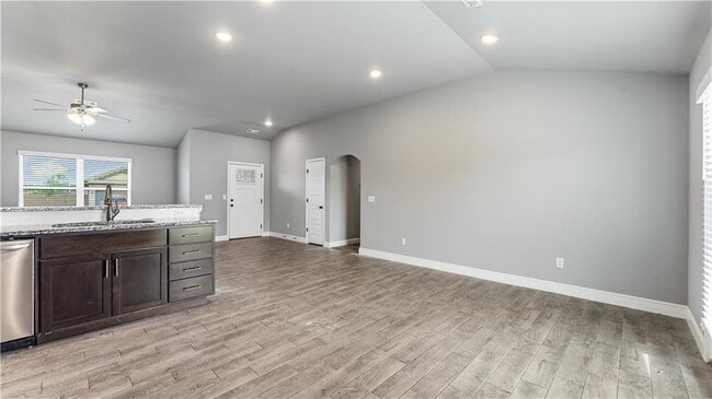 Photo - 200 Post Oak Ave