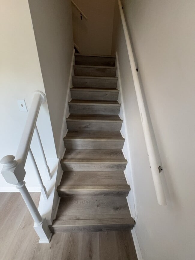 Charming 3 Bedroom Town House-116 Palace Cir.