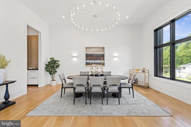 Photo - 3554 Military Rd