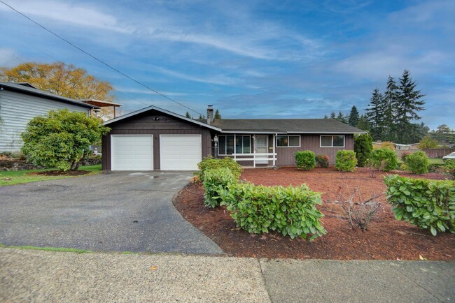 Mountlake Terrace Spacious One Story On La... - Mountlake Terrace Spacious One Story On La... House