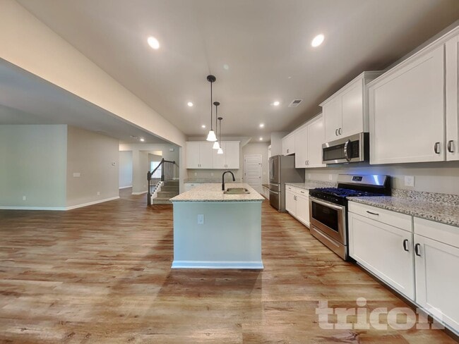 Photo - 212 Malbone St SW