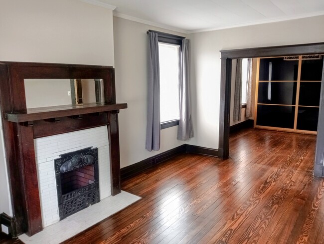 Building Photo - 1735 Eastern Ave Unit 2