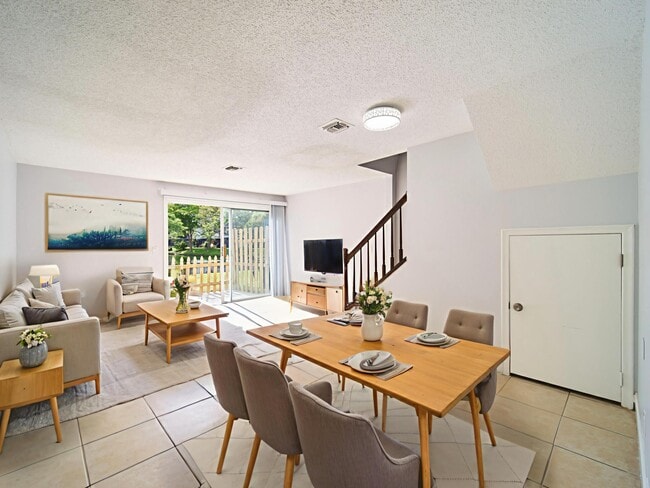 Photo - 317 Georgian Park Dr