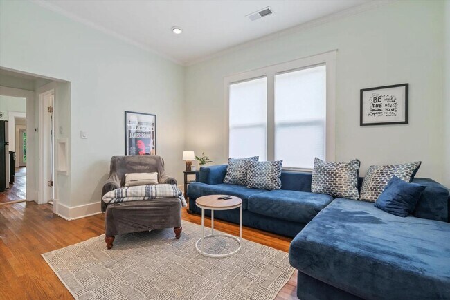 Photo - 2030 Young Ave