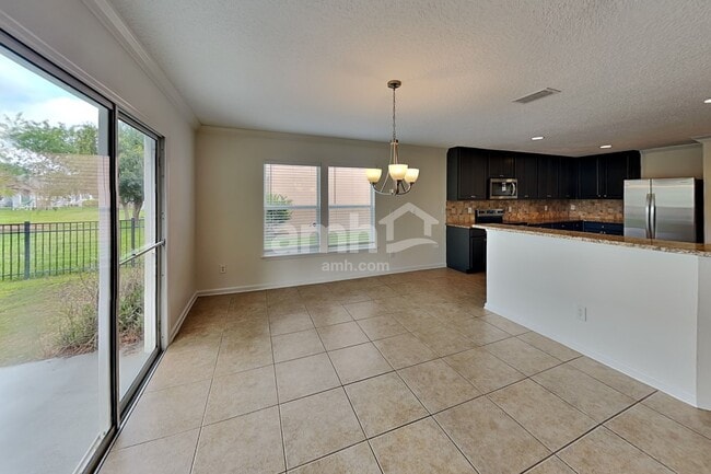 385 Bostwick Cir