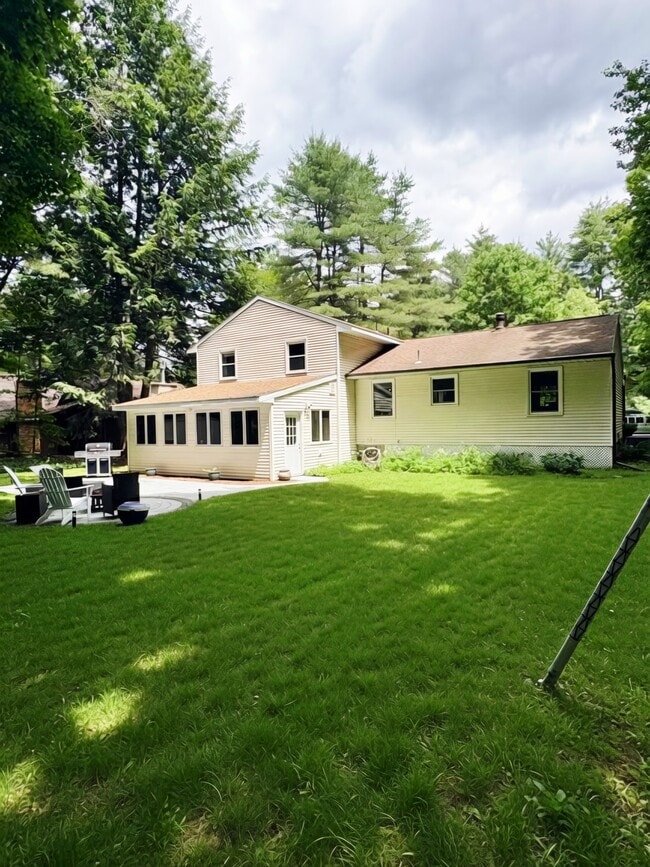 Photo - 4 Woodlake Dr