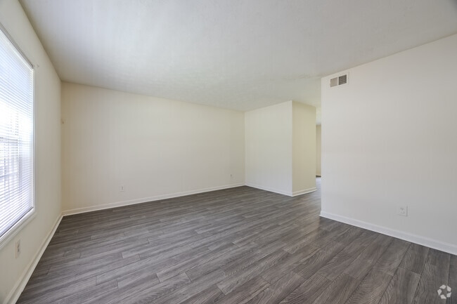 2BR, 1.5BA - 1218SF - Living Room
