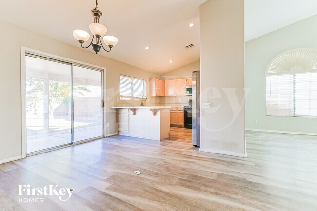 Photo - 1380 W Gary Dr