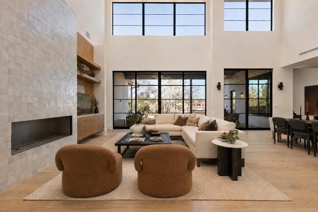 Building Photo - 6102 Forest Hills Dr