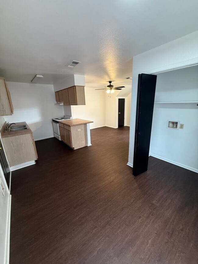 Photo - JAMES2812-14 Unidad 2814