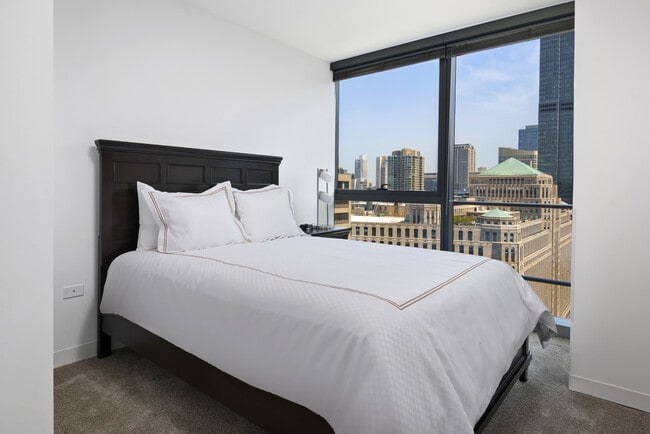 Building Photo - 343 W Wolf Point Plaza Rental