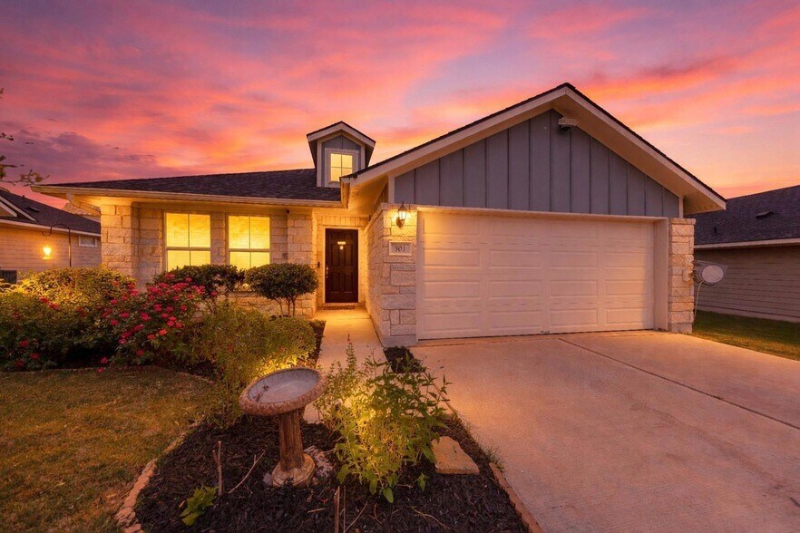 303 Schuylerville Dr