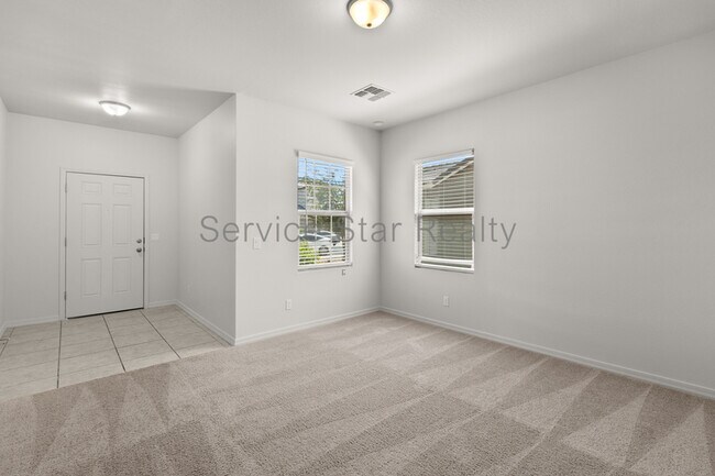 Photo - 2402 E Alonso Dr