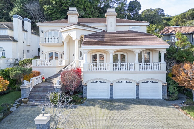 Building Photo - 17 Heron Dr