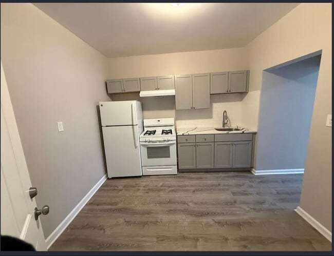 Building Photo - 501 Circle Ave