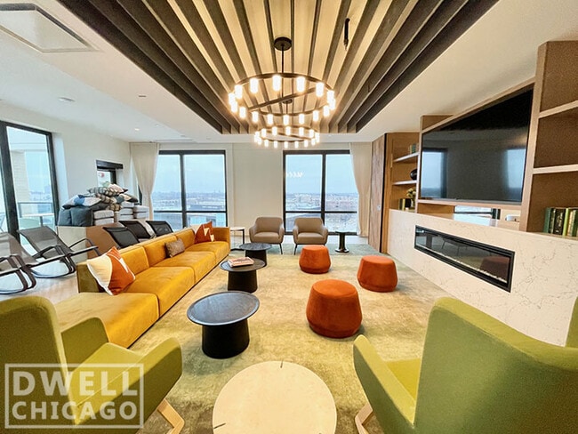 Photo - 4607 N Broadway St Unit 412