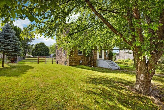 Photo - 302 Lindsay Rd
