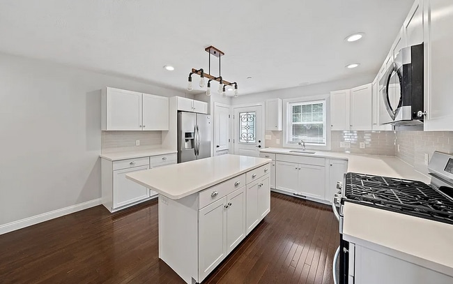 Photo - 469 Sherman St