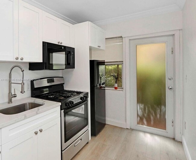 Building Photo - 6831 Abbott Ave Unit 3 Rental